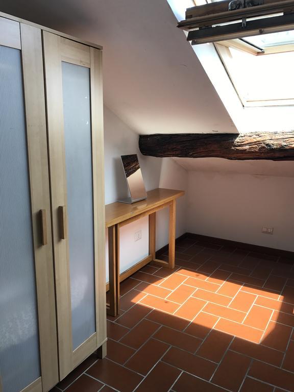 Charming Apartment The Castle Mailand Exterior foto